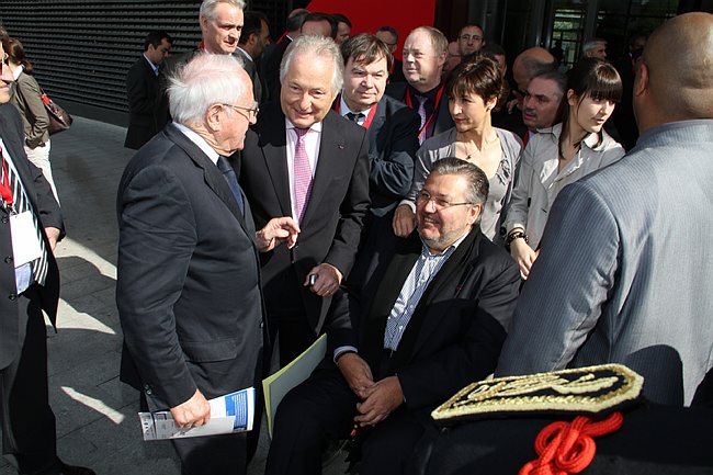 CM93-29.04.2010--066