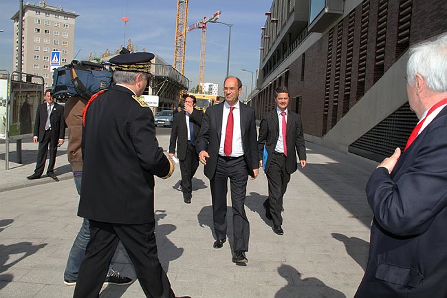 CM93-29.04.2010--078