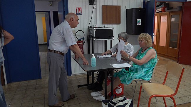 00000.00_01_38_48.Still012